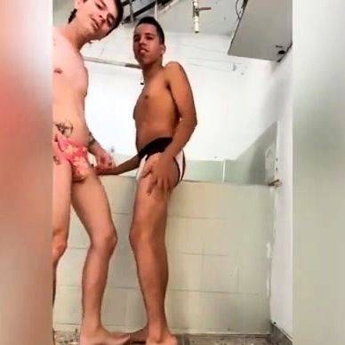 Gay Twinks Blowjob Webshow - drtuber.com