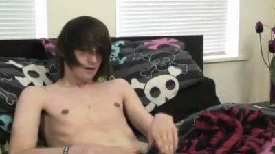 Emo masturbating outdoor gay Hot emo dude Mikey Red has - drtuber.com