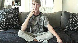 Cute American twink tugs his fat cock and creams himself - Sunporno - gayxo.com - Usa