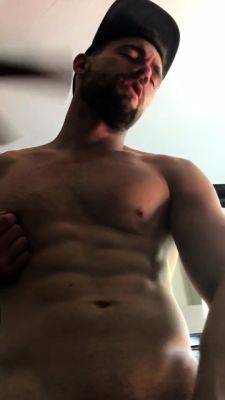 Amateur gay solo masturbation video - drtuber.com