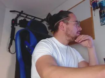 View this uncut clip named Gay sex chat with kurt_xx