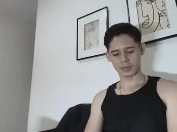 Stream this complete movie titled Gay sex chat with austiin_ross1