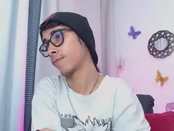 Watch the HD movie titled Gay sex chat with kingdanny_8
