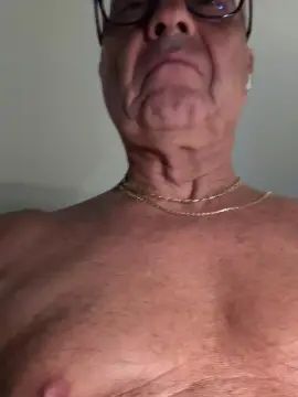Play complete movie named Gay sex chat with EnzoItalian