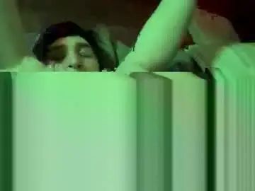 Play the complete movie titled Gay sex chat with versnbslut1999