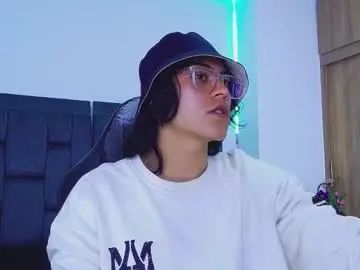 Stream uncensored scene of Gay sex chat with blade_sensual