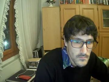 Stream this uncut video named Gay sex chat with alansenoner