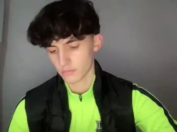 View the uncut clip called Gay sex chat with cashmasterparis
