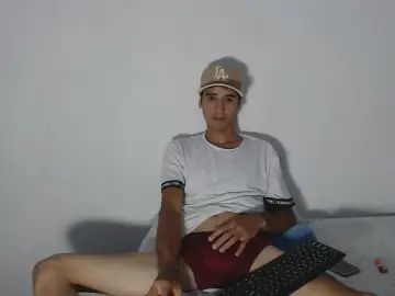 Stream this full movie of Gay sex chat with caarloss_25