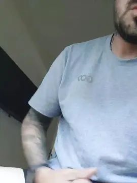 Play the uncut video of Gay sex chat with Diegocarp