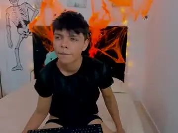Enjoy watching the uncut video of Gay sex chat with zacktorres_