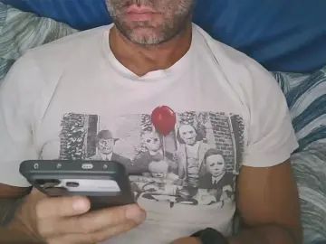 Play complete video called Gay sex chat with Evasionee