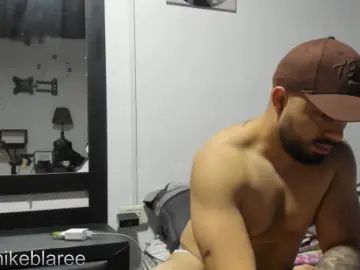 View this complete video titled Gay sex chat with mikeblaree