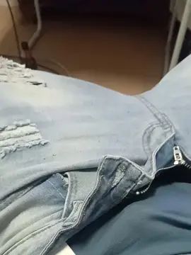 Watch this complete scene titled Gay sex chat with Pareja_chicos7