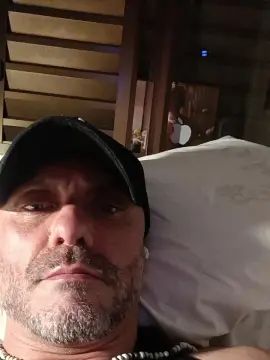 Play this complete video named Gay sex chat with emersoncbfilho