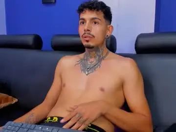 View uncut video named Gay sex chat with aleking13
