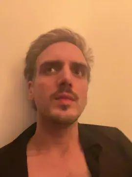 Play the complete movie named Gay sex chat with Valentino1825