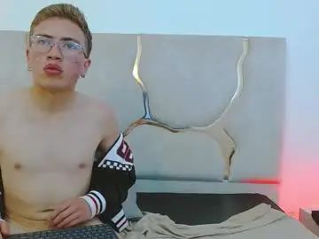 Watch the hardcore scene named Gay sex chat with blondy_tay