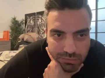 Watch the HD clip of Gay sex chat with twinkcockmilking