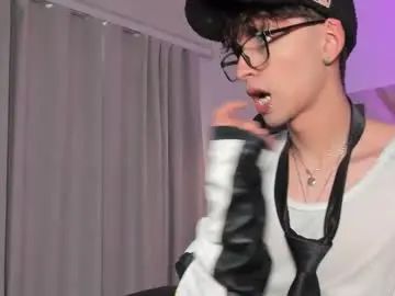 Play this complete video of Gay sex chat with demianmon