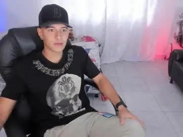 Watch hardcore video of Gay sex chat with haydenn_boy
