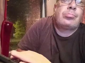 View uncut video named Gay sex chat with longdriver75