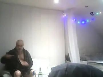 Play the uncensored scene titled Gay sex chat with bondgally