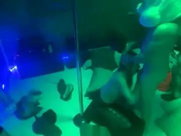 Play the complete scene called Gay sex chat with cat_daddy2121