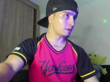 Stream this HD video of Gay sex chat with EWIN_9