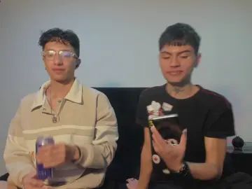 Play the complete clip named Gay sex chat with mhatias_