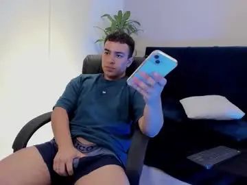Stream the full scene of Gay sex chat with david_rtr