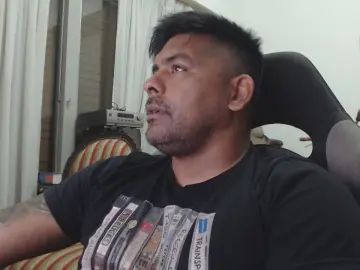 View this complete scene called Gay sex chat with Ale_mhm