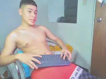 Play this full video named Gay sex chat with LucasTorrez