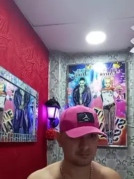 Stream the complete movie of Gay sex chat with GUYSPEIN