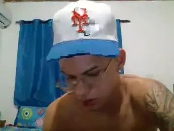Enjoy watching the hardcore video of Gay sex chat with master_boy01