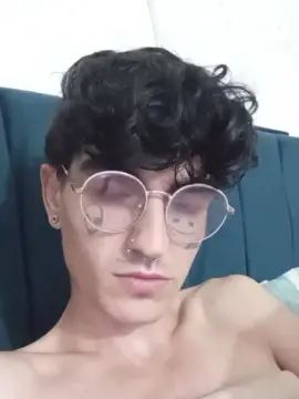 Watch the hardcore movie called Gay sex chat with lucasgabrielbsv