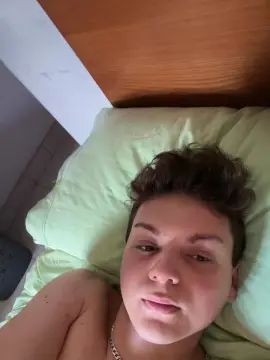 Play full scene of Gay sex chat with ItalianboyXXX02