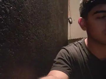 Watch this hardcore scene of Gay sex chat with Hugo_Boss69
