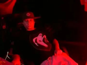 Enjoy watching this hardcore scene of Gay sex chat with bowerboi1217