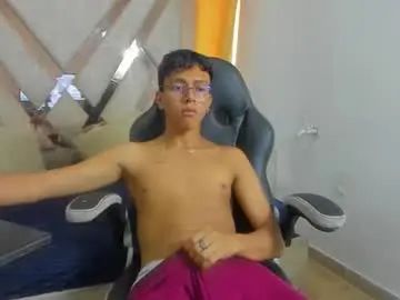 Watch the full video called Gay sex chat with darkjonss