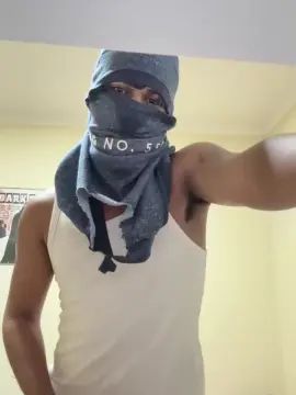 Stream this uncut scene of Gay sex chat with camisanacara