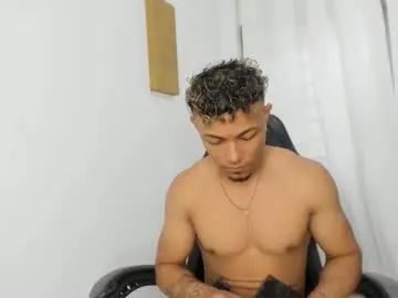 Watch complete scene of Gay sex chat with kotty_mcklein