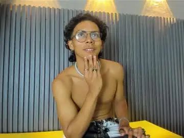 Play HD movie of Gay sex chat with ethan_cts