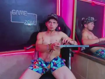 Play the uncut movie of Gay sex chat with erick_blessed