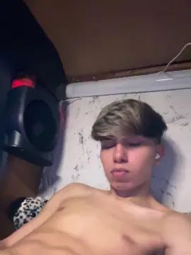 Watch the complete scene titled Gay sex chat with wagszin
