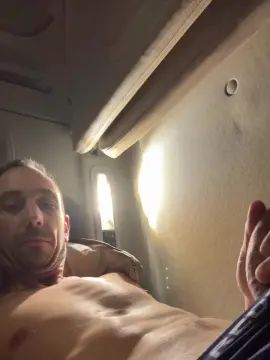 Stream the complete scene called Gay sex chat with lolgode