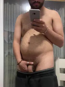 Play the complete video called Gay sex chat with Giusexxe19