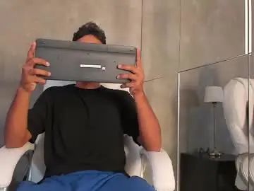 Play this uncut movie of Gay sex chat with simon_pernia
