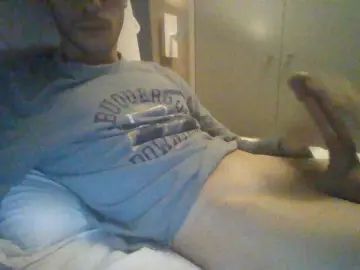 Enjoy watching uncensored video named Gay sex chat with youngguuy00