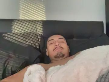 View complete video of Gay sex chat with tonymanlovins